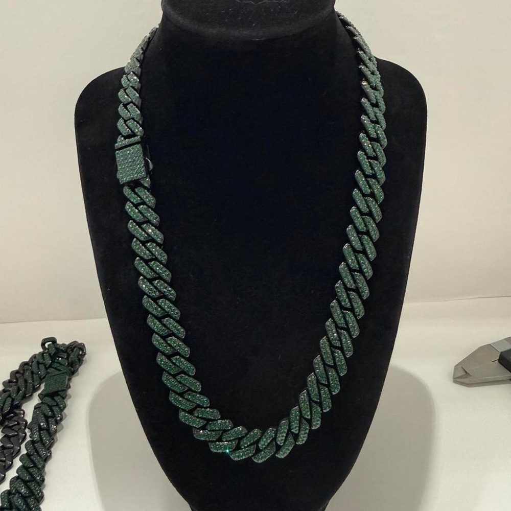 iced out cuban chain green on blk vvscz stainless steel 20-inch 14mm waterresist